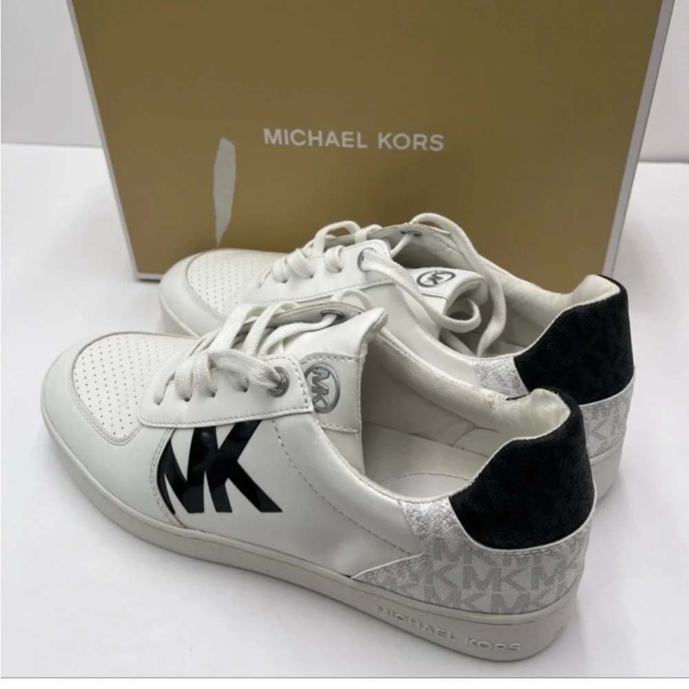 MICHAEL KORS BARI LACE UP SNICKERS